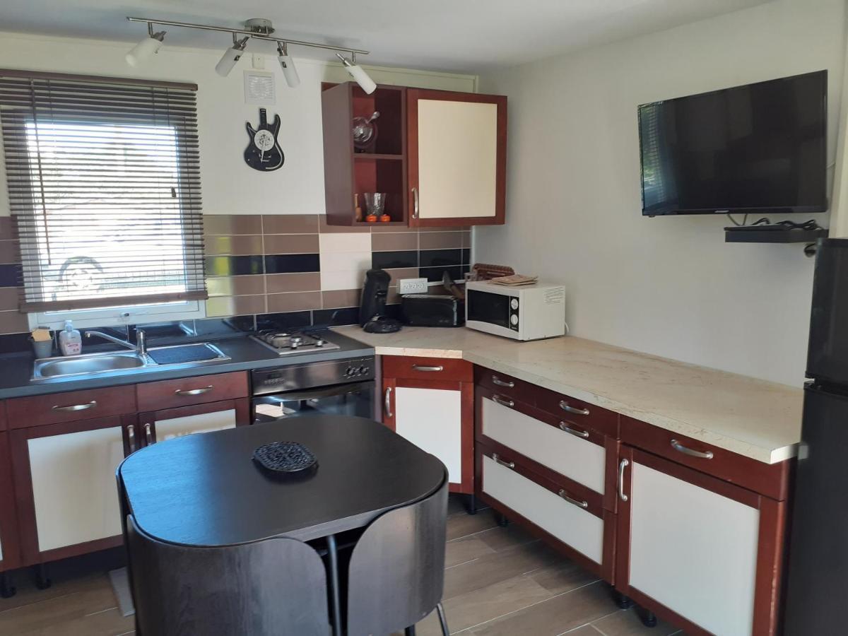 Petite Maison Chalet A 100 M De La Petite Mer De Gavres Riantec Bagian luar foto